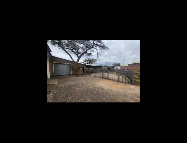 95M² INDUSTRIAL YARD TO LET IN VINTONIA